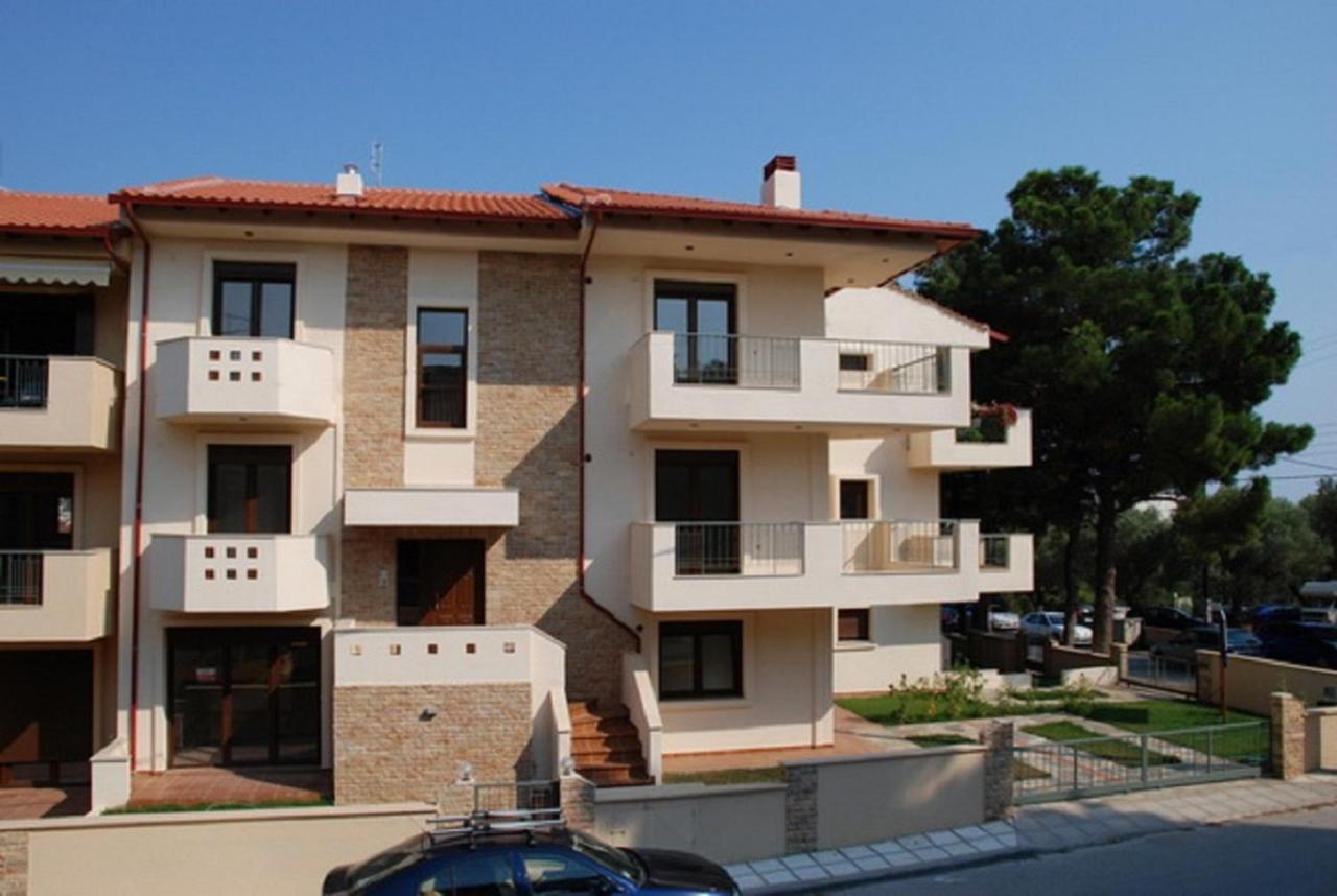 ניאה מודאניה Alexandros Maisonettes & Apartments מראה חיצוני תמונה
