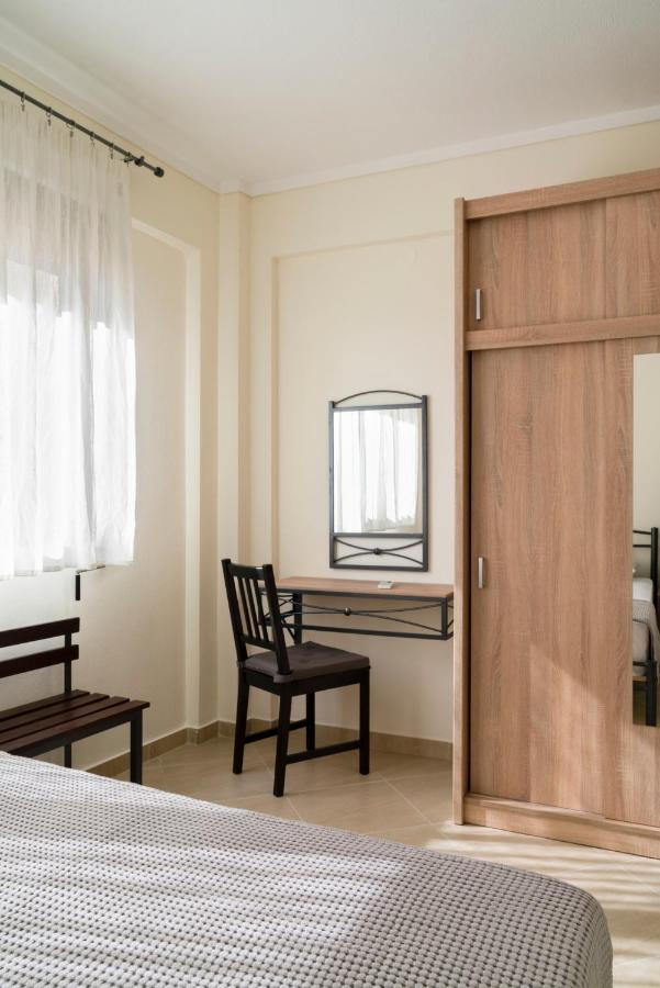 ניאה מודאניה Alexandros Maisonettes & Apartments מראה חיצוני תמונה