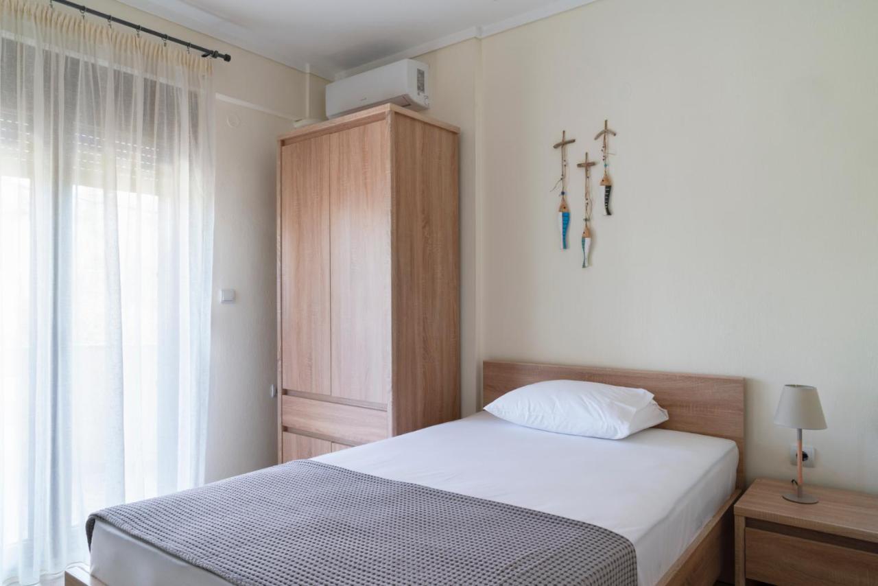 ניאה מודאניה Alexandros Maisonettes & Apartments מראה חיצוני תמונה